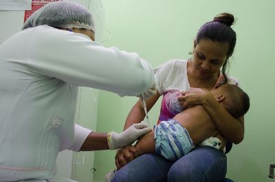 notícia: GEA disponibiliza medicamento que combate doenças respiratórias em bebês