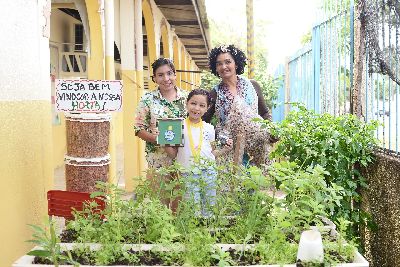 notícia: Estudante com projeto sobre adubo ecológico é credenciada para exposição nacional