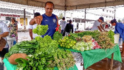 notícia: Feira Itinerante Solidária atende moradores do bairro do Congós