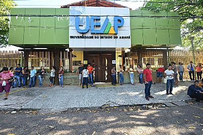 notícia: Ueap convoca aprovados no vestibular 2018 para a matrícula