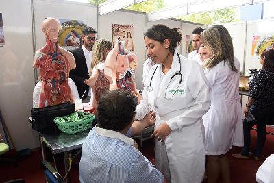 notícia: Graziela Reis lança edital para cursos técnicos de Enfermagem e Cuidados de Idosos