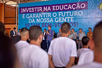 notícia: Solenidade marca início das aulas na Escola Estadual Afonso Arinos