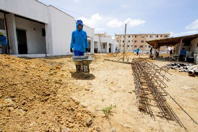 notícia: Creche do Conjunto Macapaba está com 70% da obra concluída