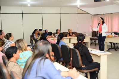 notícia: Educadores da rede estadual participam de formação para reforçar ensino fundamental