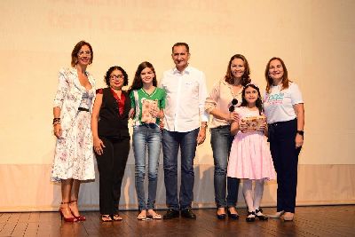 notícia: Governo premia vencedores dos concursos ‘Paz nas escolas’ durante lançamento do Epaz