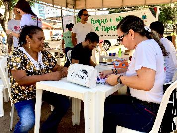 notícia: Ação social incentiva população a cuidados preventivos contra o câncer