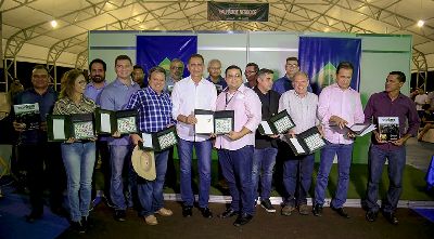 notícia: Entrega do certificado “Brasil livre da aftosa” marca abertura da 1ª ExpoBúfalo