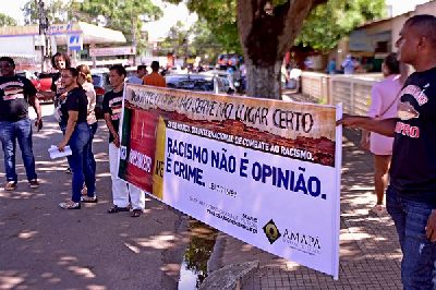 notícia: Blitz educativa conscientiza motoristas amapaenses sobre discriminação racial 