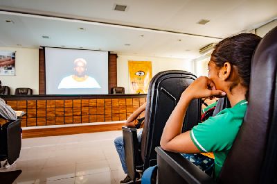 notícia: Estudantes participam da programação da 12ª Mostra de Cinema e Direitos Humanos 