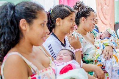 notícia: Doadoras testemunham benefícios do leite materno no Dia Mundial de Doação de Leite Humano