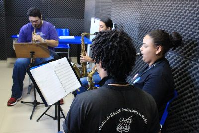 notícia: Walkíria Lima abre 104 vagas para cursos em instrumentos musicais, canto e regência