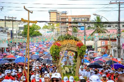 notícia: Cerca de 200 mil fiéis comparecem ao Círio de Nazaré em Macapá