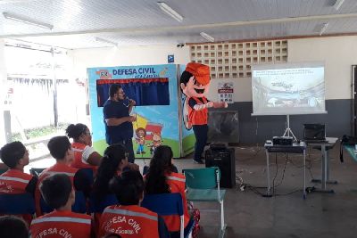 notícia: Escola da zona sul de Macapá recebe ação de prevenção ao Aedes