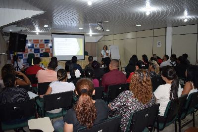 notícia: Servidores da Saúde recebem capacitação para humanizar atendimentos nas unidades estaduais