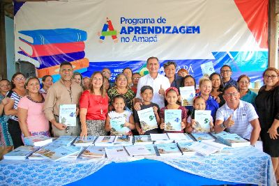 notícia: Escolas da zona norte de Macapá ganham reforço no ensino fundamental com novos livros