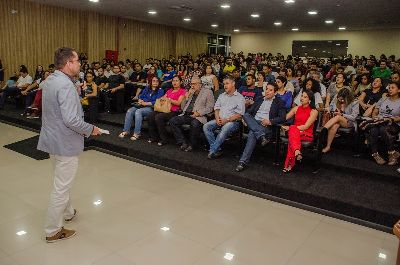 notícia: Pesquisadores discutem bioeconomia durante evento científico em Macapá