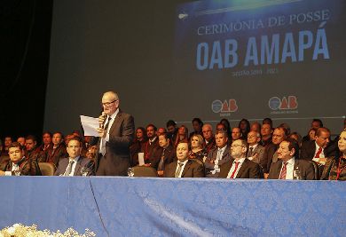 notícia: Vice-governador destaca importância da advocacia durante posse da nova diretoria da OAB