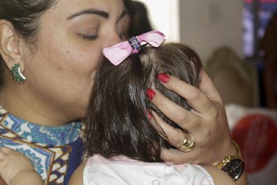 notícia: Amor e altruísmo: crianças de abrigo ganham lares provisórios para as festas de fim de ano