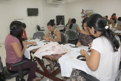 notícia: Emprego: Casa do Trabalhador ensina como produzir ovos de páscoas e outros artigos 