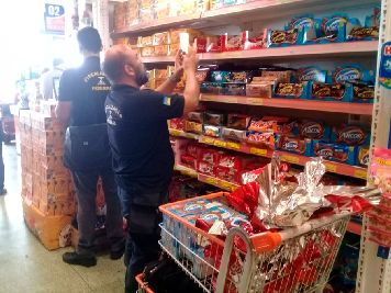 notícia: Ipem vai periciar ovos de páscoa e chocolates coletados em fiscalização