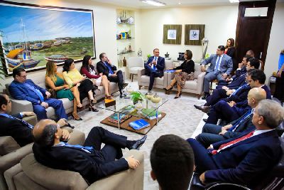 notícia: Com líderes do Senado e do Supremo, Waldez Góes defende novo pacto federativo