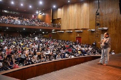 notícia: Aula inaugural da Central do Enem será no Teatro das Bacabeiras 