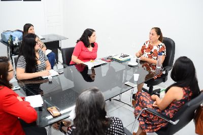 notícia: Seed estuda parceria com o projeto nacional Profissão Professor