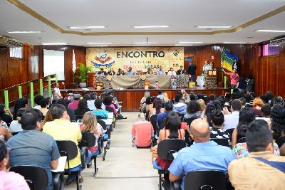 notícia: Gestores quilombolas discutem políticas públicas educacionais para escolas