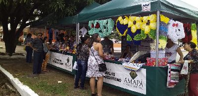 notícia: Feira Relâmpago gera renda a grupos da economia solidária de Macapá