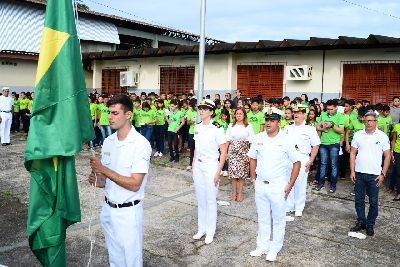 notícia: Escola Almirante Barroso contará com ações mensais da Marinha do Brasil