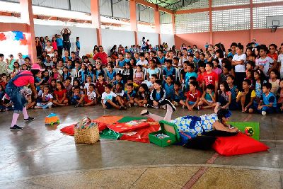 notícia: Escola Bilíngue comemora um ano de existência com avanços educacionais