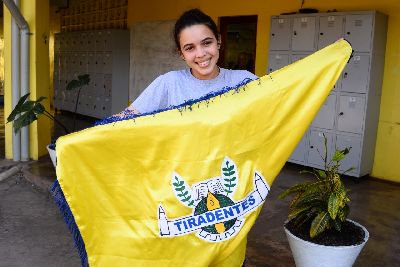 notícia: Aluna da escola Tiradentes vai representar o Amapá no Jovem Senador 2019