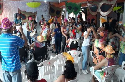 notícia: Governo estimula integração social de idosos com o CarnAbrigo