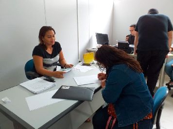 notícia: Agentes assinam renovação de contrato para combate a endemias nos municípios