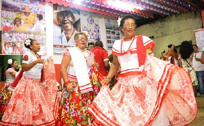 notícia: Ciclo do Marabaixo: Festa do Domingo de Páscoa agita barracões em Macapá