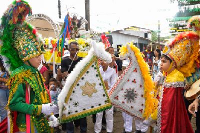 notícia: Encenações das crianças marcam o encerramento da Festa de São Tiago