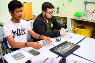 notícia: Estudantes da rede estadual aprendem robótica educacional