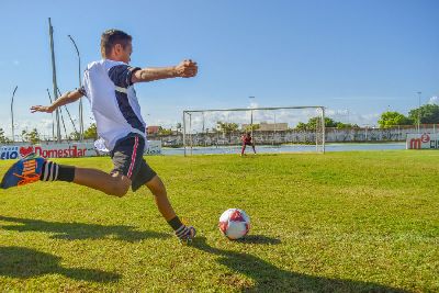 notícia: Peneira de delegação goiana de futebol reúne atletas infanto-juvenis no Estádio Zerão