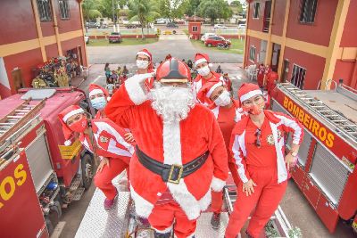 notícia: Natal da Solidariedade: Papai Noel dos Bombeiros distribui cestas básicas em Santana