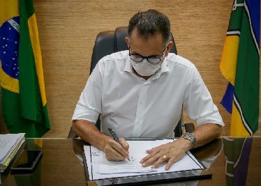 notícia: Governo do Estado mantém suspensão das aulas presenciais por mais 30 dias