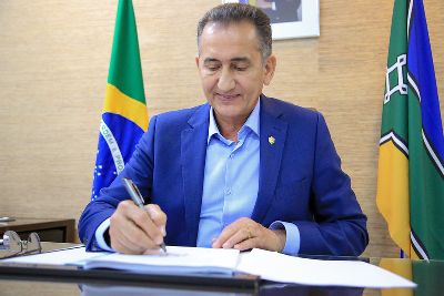 notícia: Governo do Amapá nomeia 350 novos servidores do Grupo Gestão