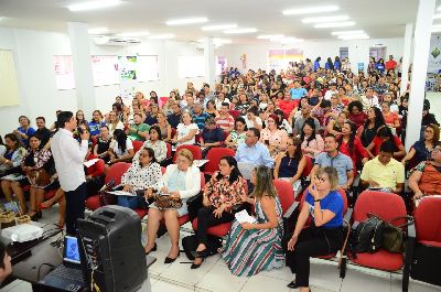 notícia: Criança Alfabetizada terá força-tarefa para melhor avaliação do ensino