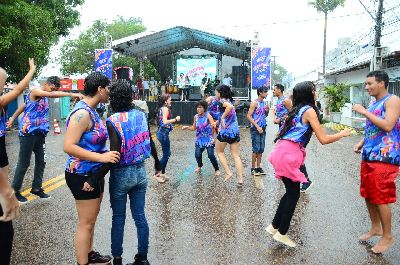 notícia: É da rede estadual! Calouro Folia comemora aprovações no vestibular