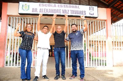 notícia: Escolas estaduais mostram bom índice de aprovação de alunos em universidades públicas