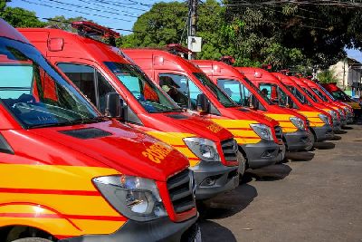 notícia: Corpo de Bombeiros recebe 13 ambulâncias para melhorar assistência à população