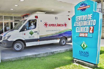 notícia: Governo do Estado disponibiliza ambulâncias para atender centros de atendimento à covid-19