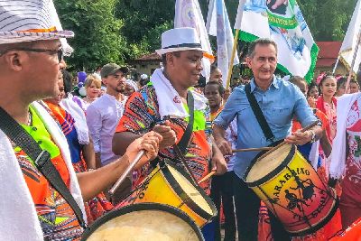 notícia: Feliz aniversário, Macapá! Autoridades e população festejam os 262 anos