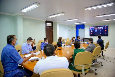 notícia: Após analisar relatório epidemiológico junto com prefeituras, Governo do Amapá define novas medidas e prorroga quarentena