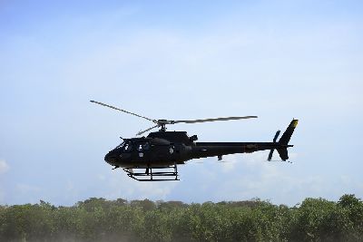 notícia: Governador faz sobrevoo com Exército para identificar áreas de queimadas e desmatamento