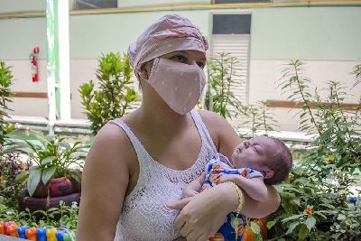 notícia: No Amapá, bebê de 1 mês recebe alta após vencer a covid-19